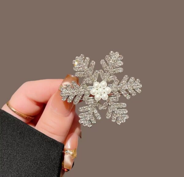 Snowflake hair clip