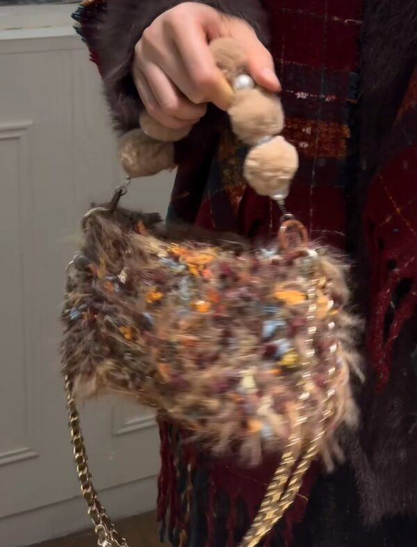 Vintage Court-Style Plush Handbag