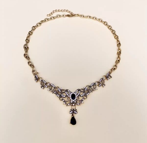 Aura Bloom Luxe – Energy Feng Shui Statement Necklace